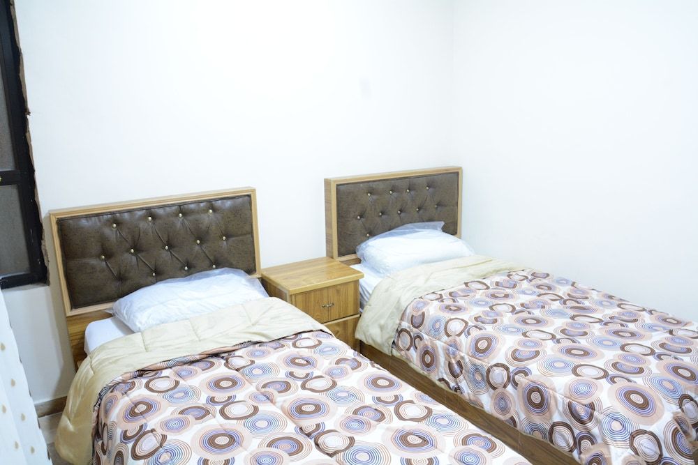 undefined Jasmine leaves hotel apartment 4