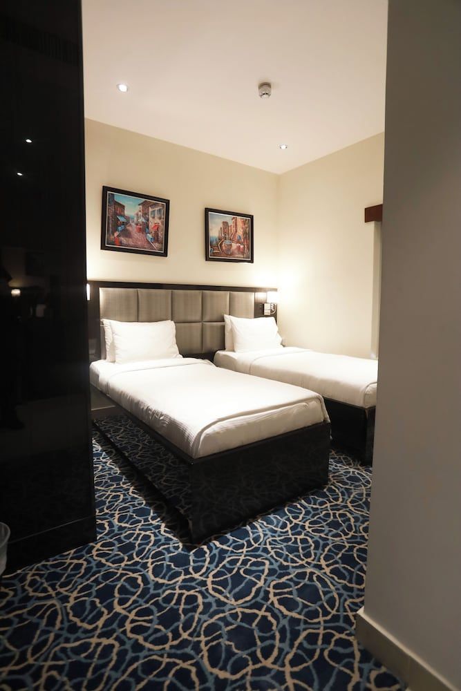 Naylover Hotel Suites Standard Twin Room 4