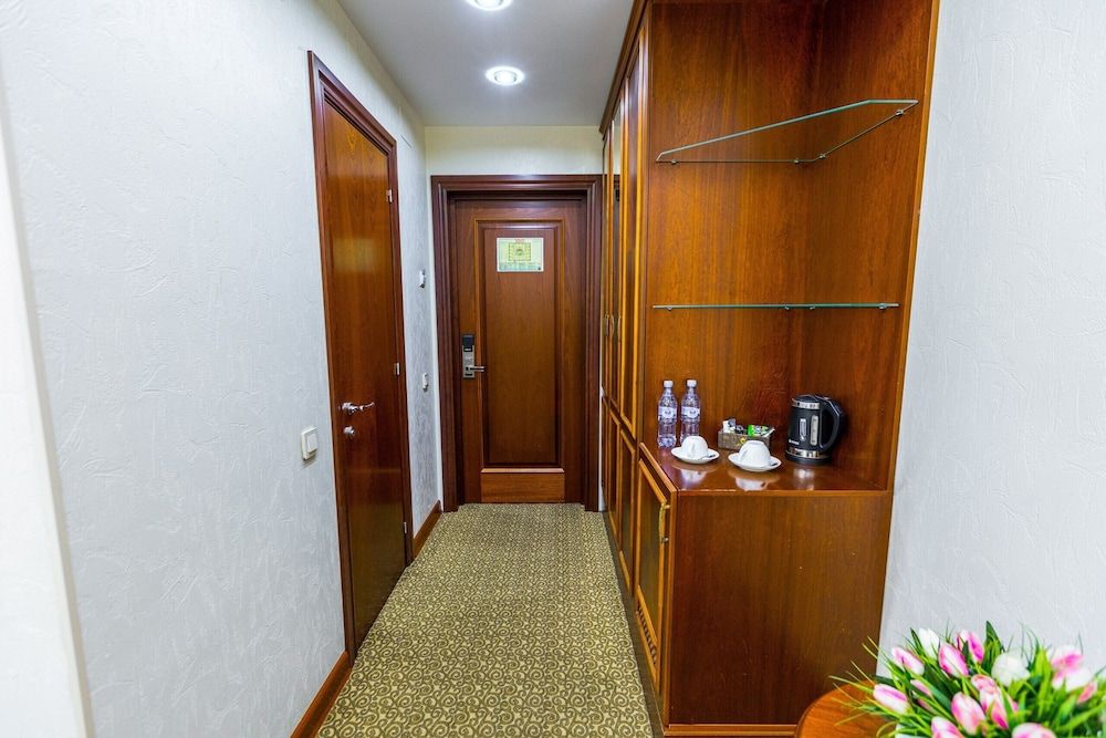 The Plaza Hotel Standard Twin Room 9