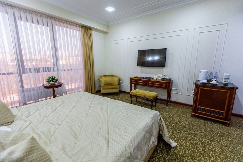undefined The Plaza Hotel 10