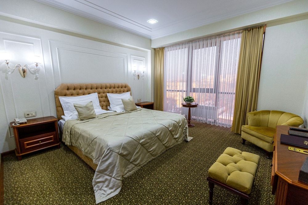 undefined The Plaza Hotel 5