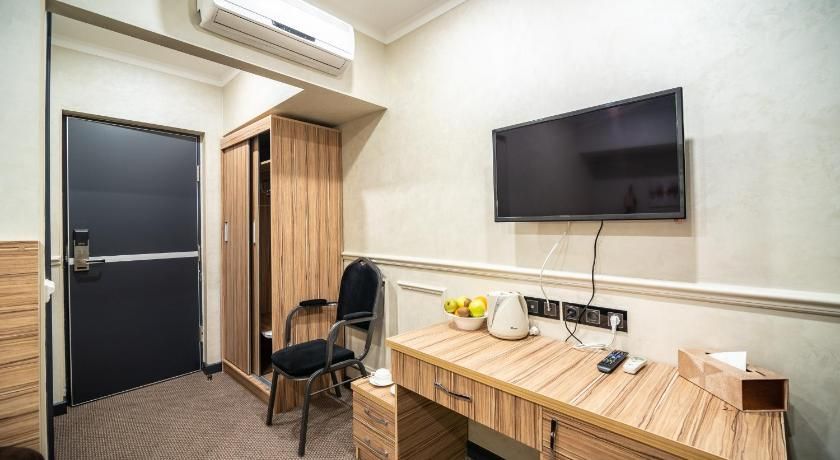 undefined Mildom Premium Hotel 7