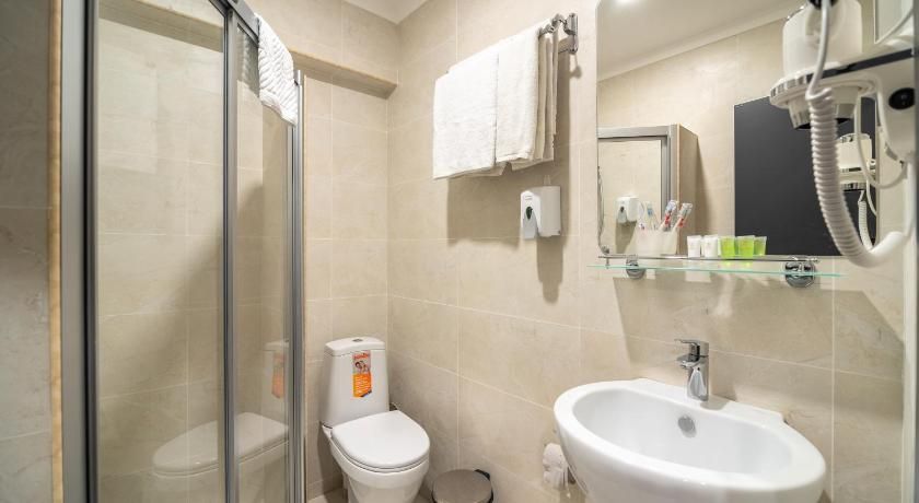 undefined Mildom Premium Hotel 6