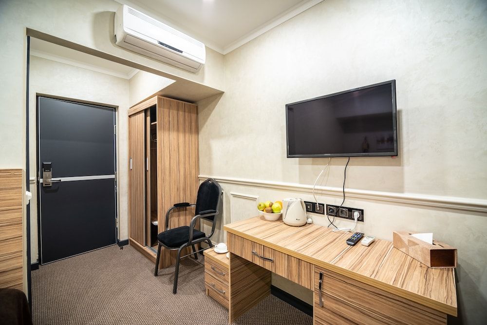 undefined Mildom Premium Hotel 10