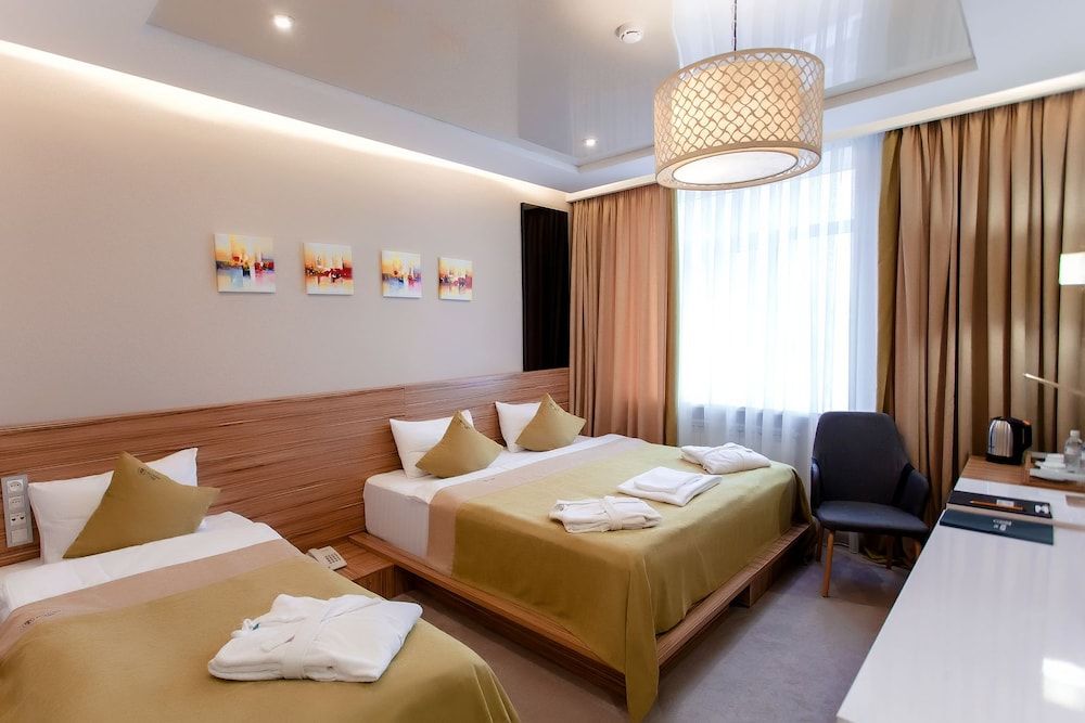 Mildom Premium Hotel Family Room