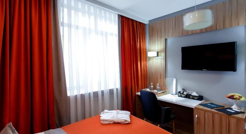 undefined Mildom Premium Hotel 9