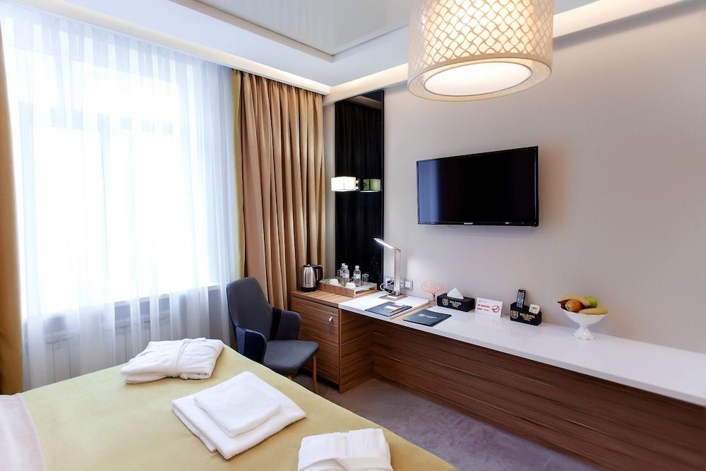 Mildom Premium Hotel Family Room 4