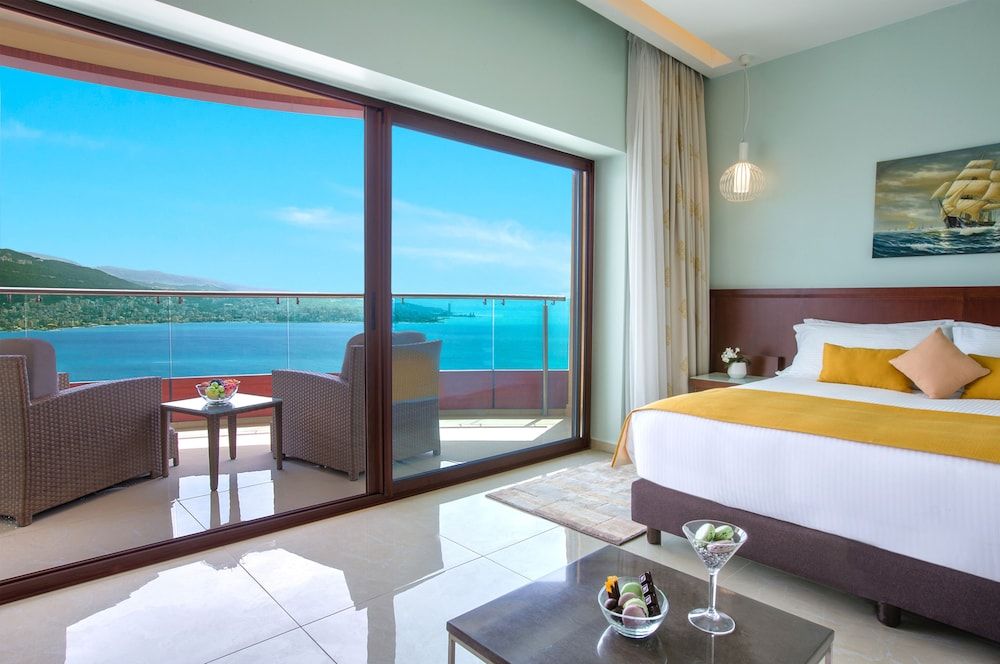 BURJ on BAY Hotel Executive Room, 1 King Bed, Pool Access