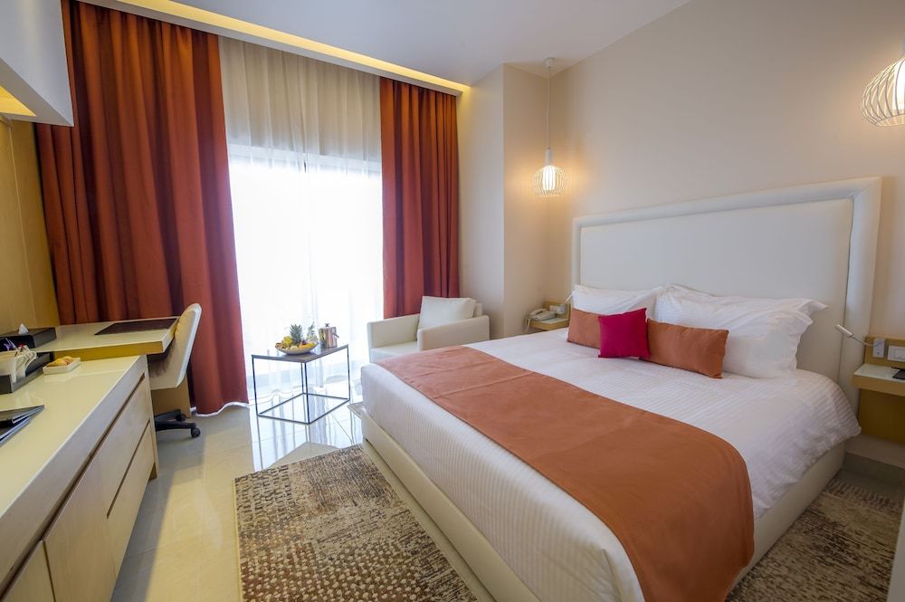 BURJ on BAY Hotel Deluxe Room, 1 King Bed, Pool Access