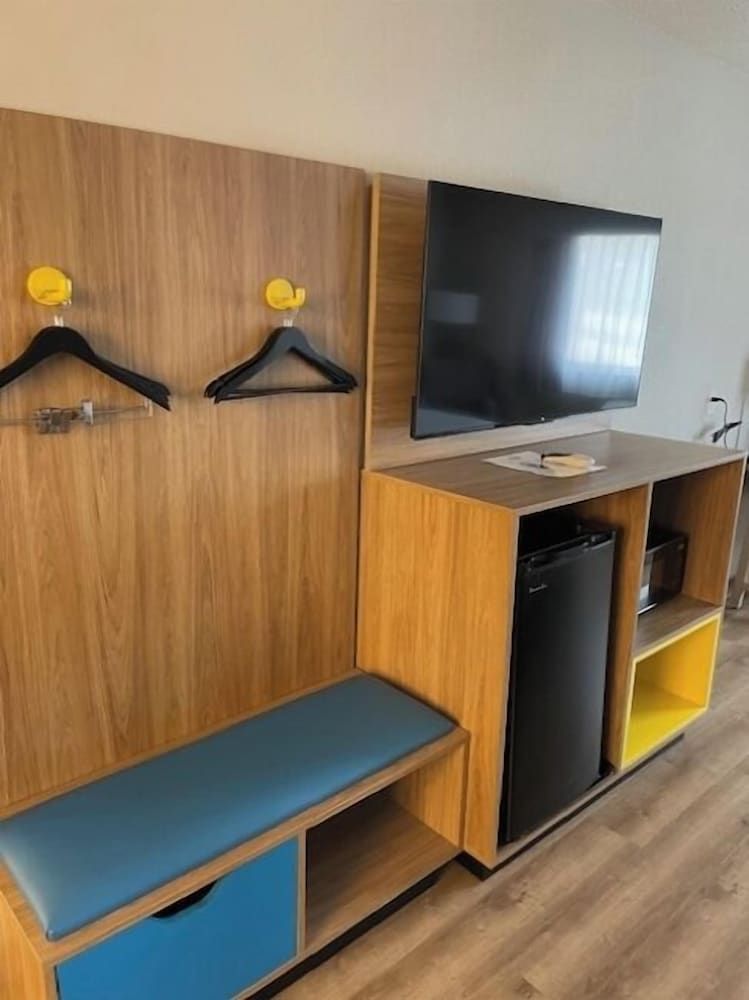 Room, 2 Queen Beds, Accessible, Non Smoking (Mobility)