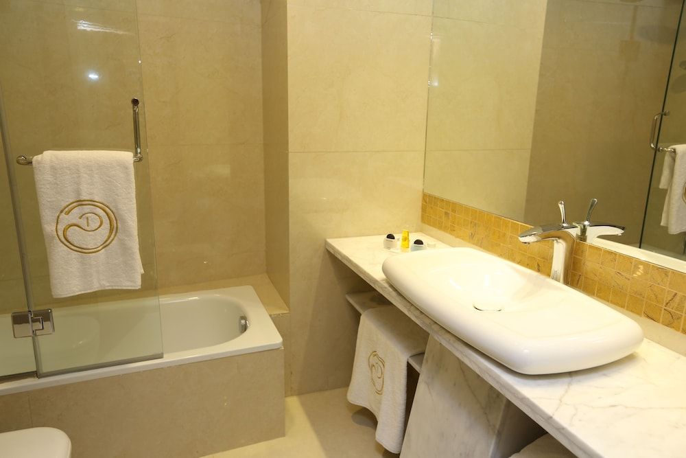 Delora Hotel and Suites Standard Studio, Balcony 2