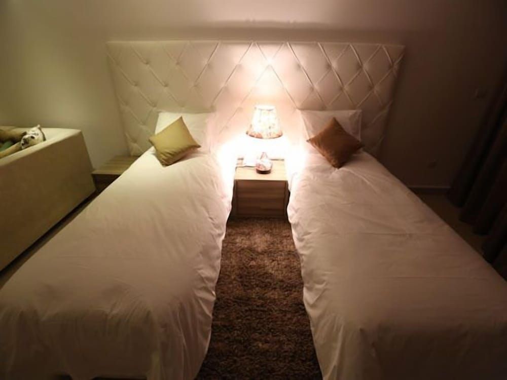 Delora Hotel and Suites Double or Twin Room 3