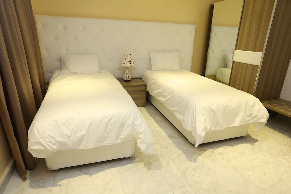Delora Hotel and Suites Double or Twin Room 2