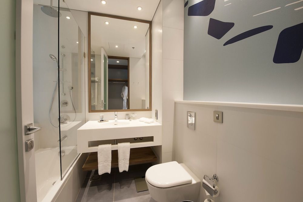 The Key Beirut Deluxe Room 4