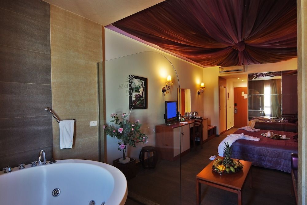 Princessa Hotel Romantic Suite 6