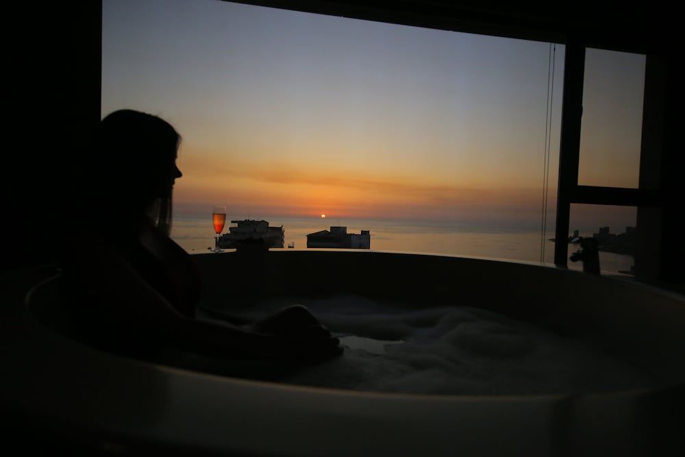 Sunrise Hotel Panoramic Suite 8