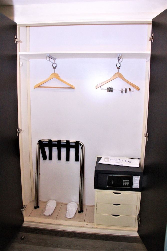 Beverly Hotel Beirut Deluxe Twin Room, 2 Twin Beds, City View 13