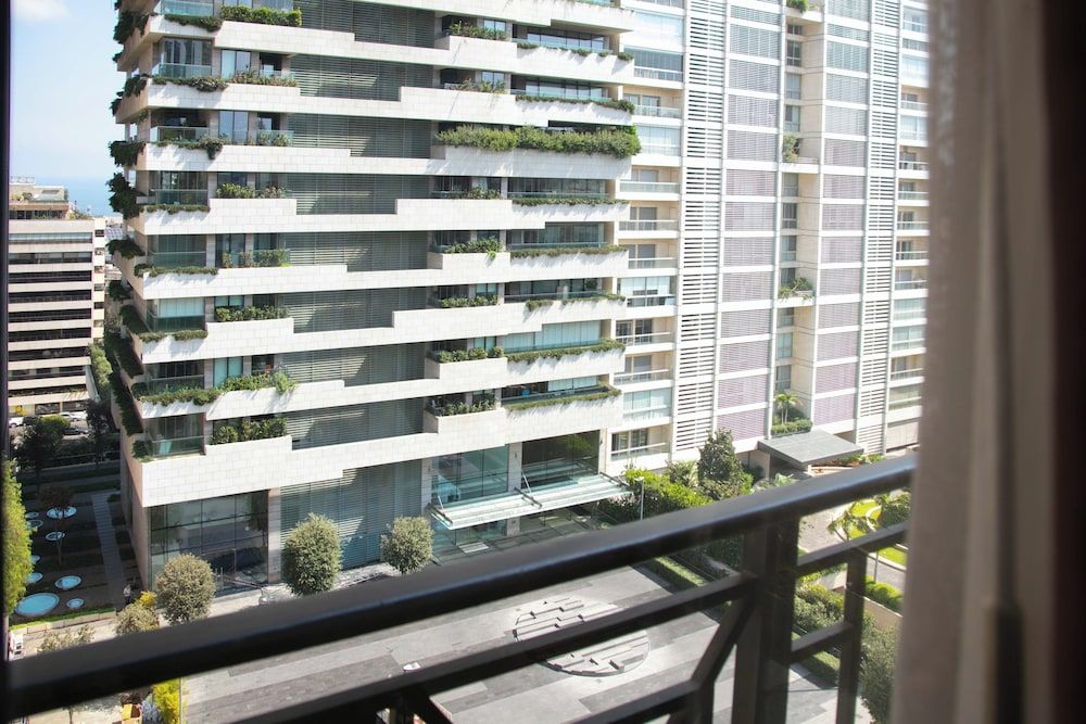 Sofitel Beirut Le Gabriel Luxury Room, 1 King Bed 4