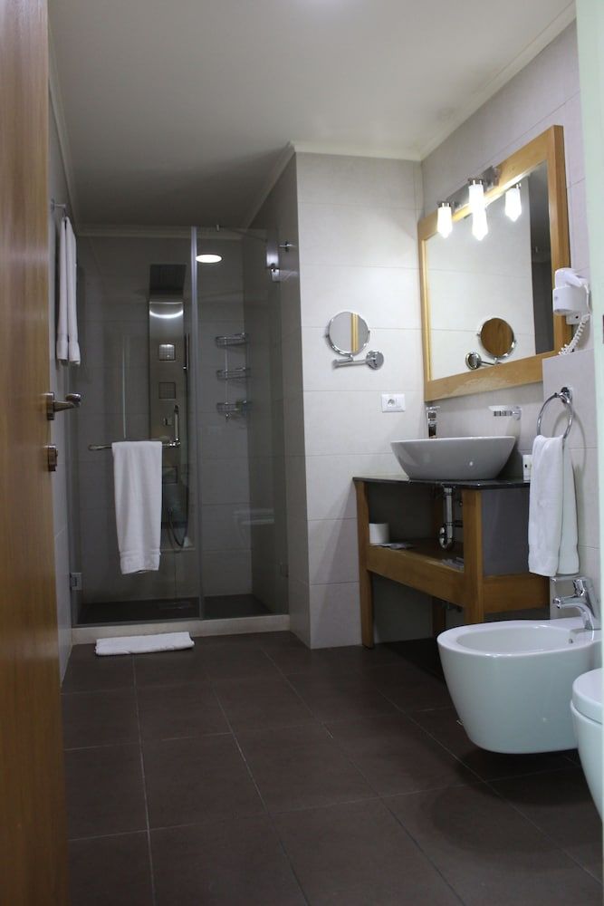 The J Hotel & Spa Premium Room, Balcony 5