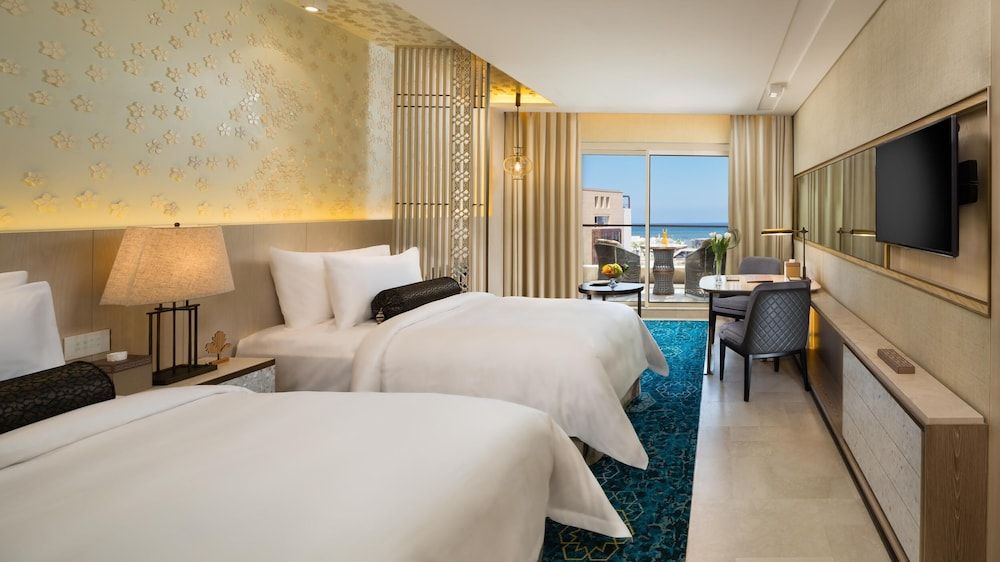 Deluxe Room, 2 Twin Beds, Sea View