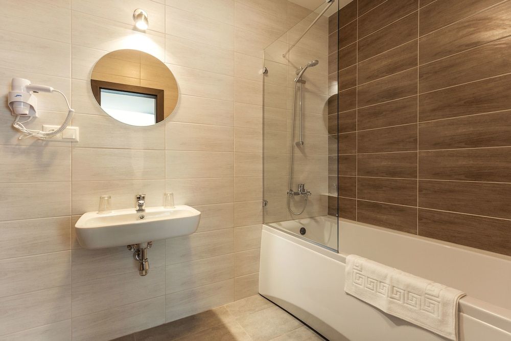 Old Town Trio Hotel Deluxe Twin Room 4