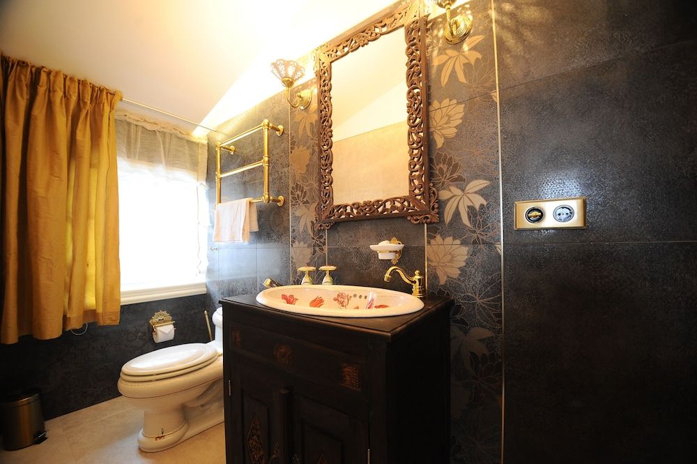 Luxury Suite, Lake View, Jetted Tub