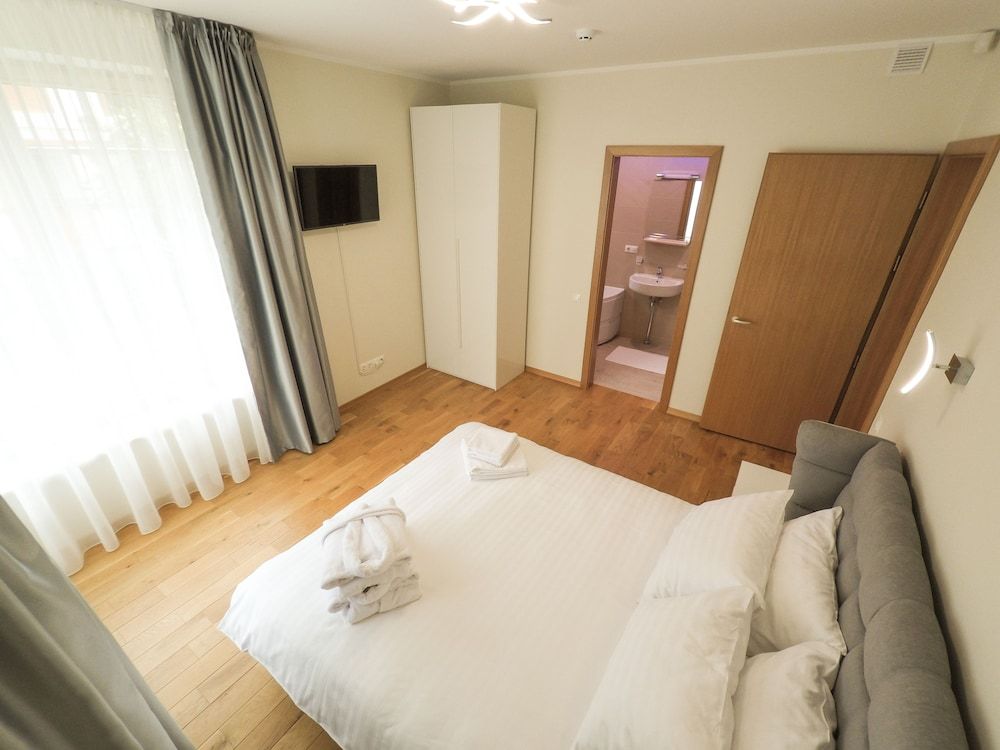BaltHouse Large Luxury Apartment, 1 Bedroom 2