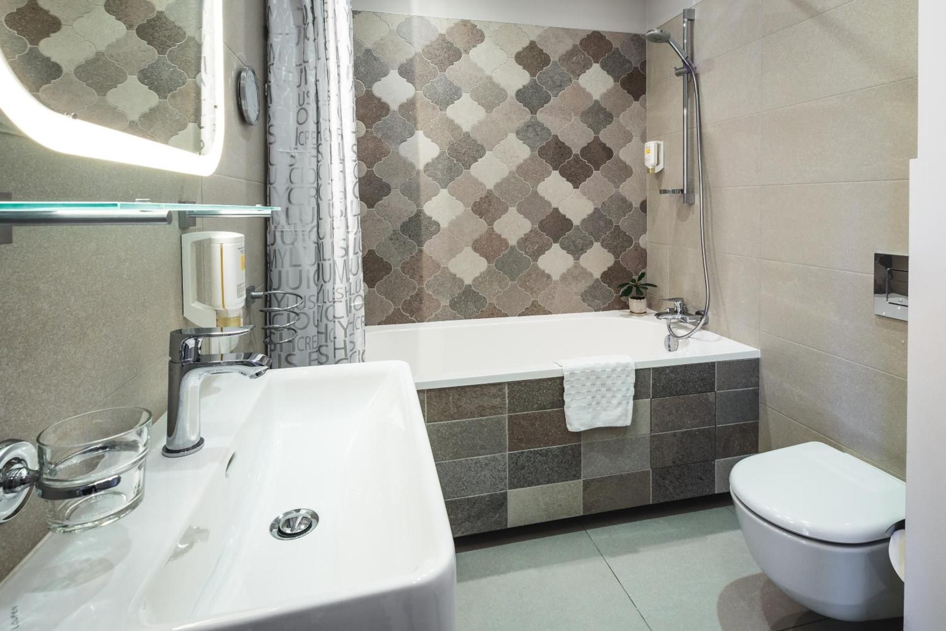 Art Penthouse One-Bedroom Apartment with Terrace