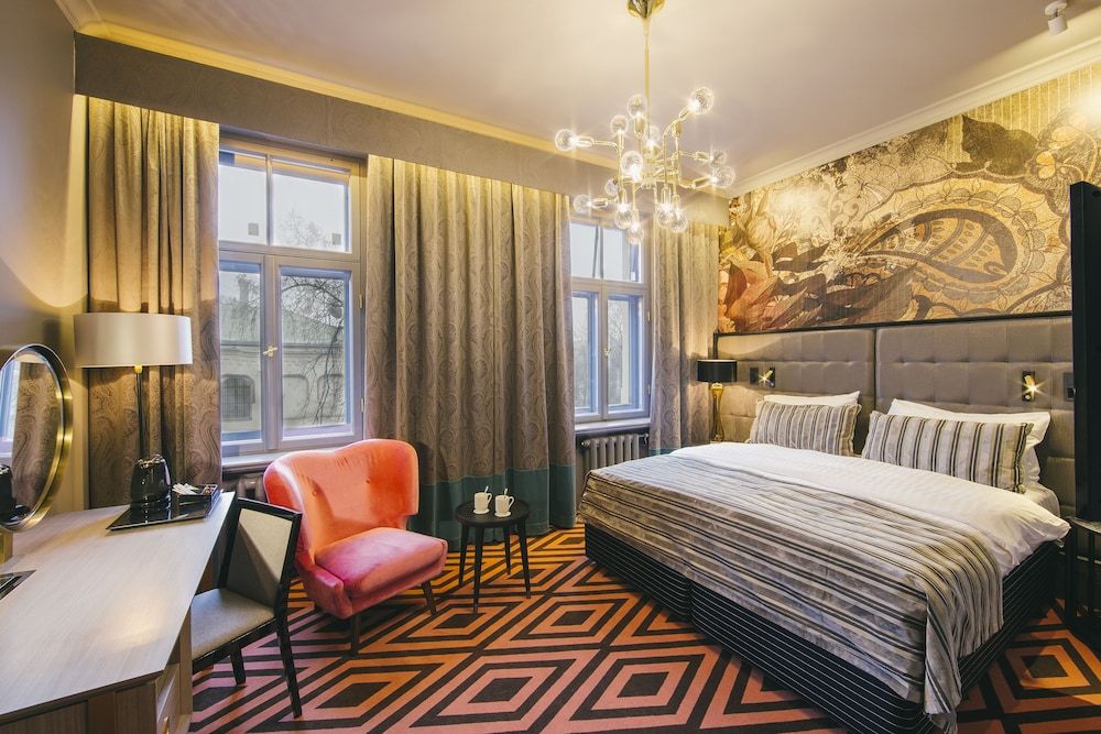 Grand Poet Hotel by Semarah Standard Double Room 2