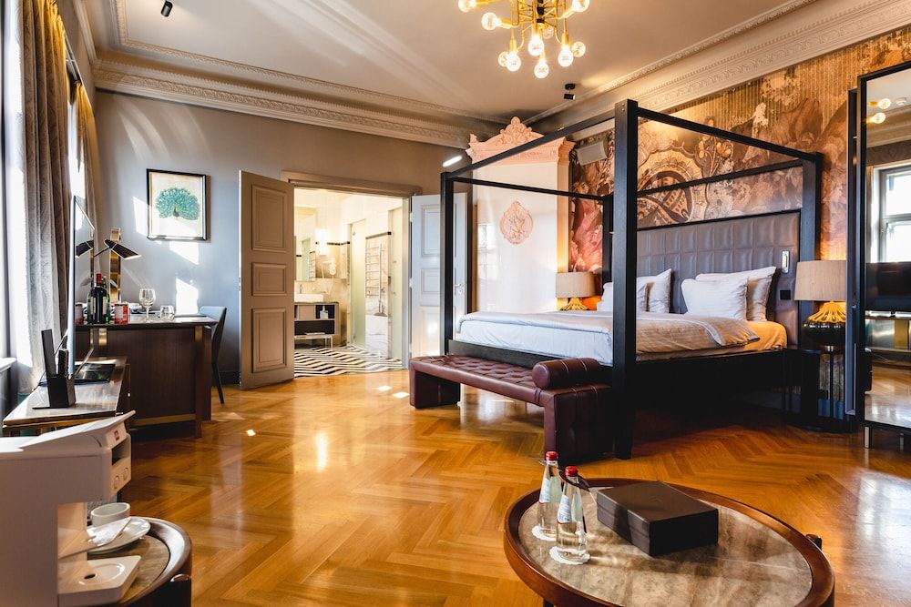 Premium Room, 1 King Bed, Non Smoking, Park View