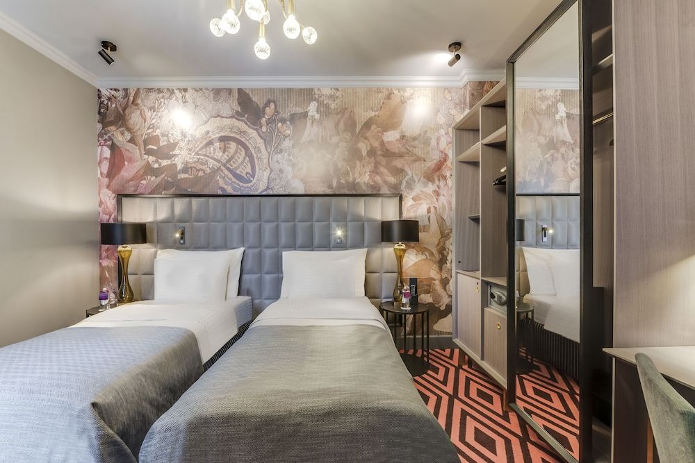 Grand Poet Hotel by Semarah Standard Twin Room 2