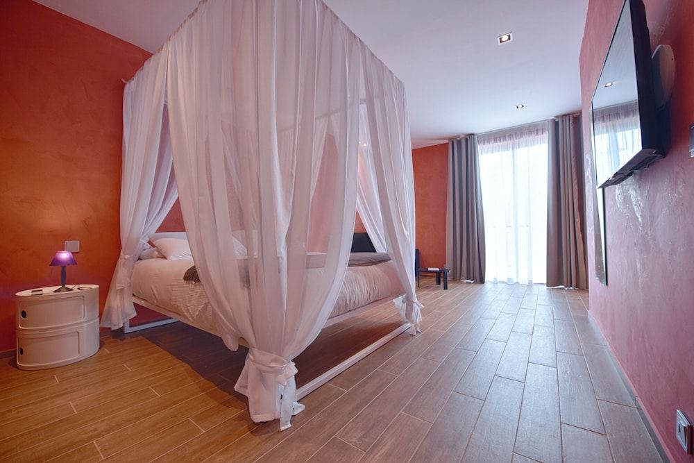 Quaint Boutique Hotel Xewkija Comfort Room (Twin Beds x2 Available on Request) 6