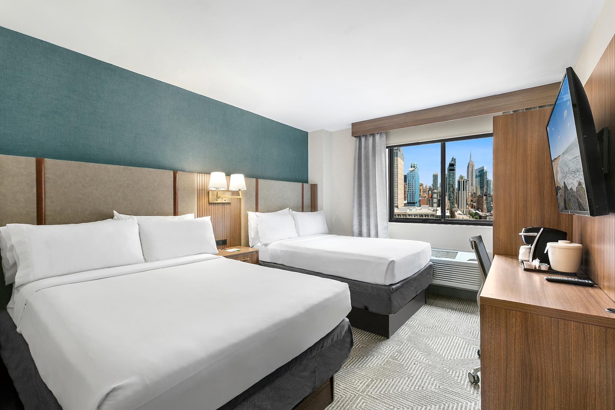 2 Double Beds Standard Communication Accessible
