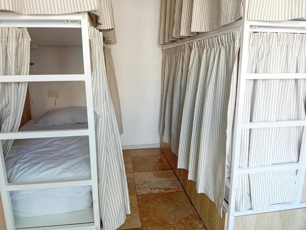 Shared Dormitory, Women only, Pool Access, Sea View (6 beds)