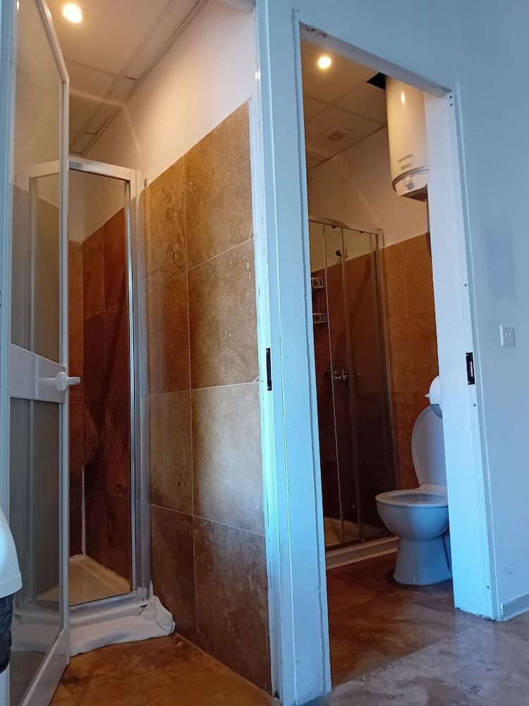 Shared Dormitory, Women only, Pool Access, Sea View (12 beds)
