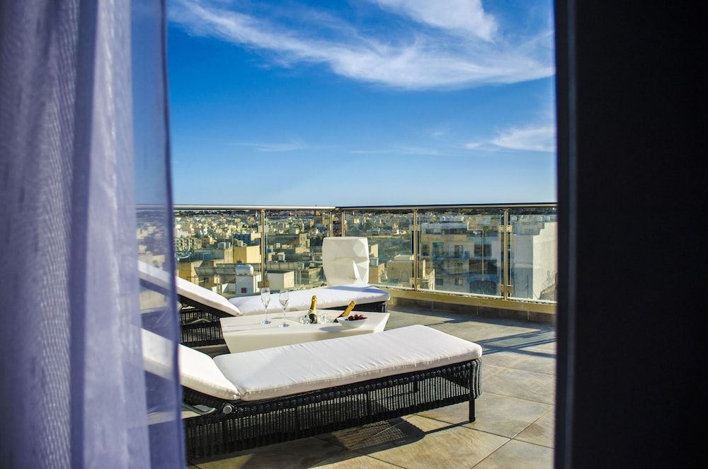 Paramount Bay Penthouse Luxury Penthouse, 4 Bedrooms, Accessible, Private Pool 8