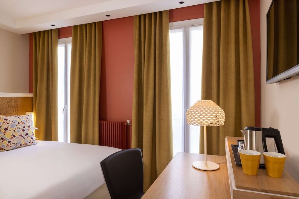 Hotel Elysees 8 Classic Room 4