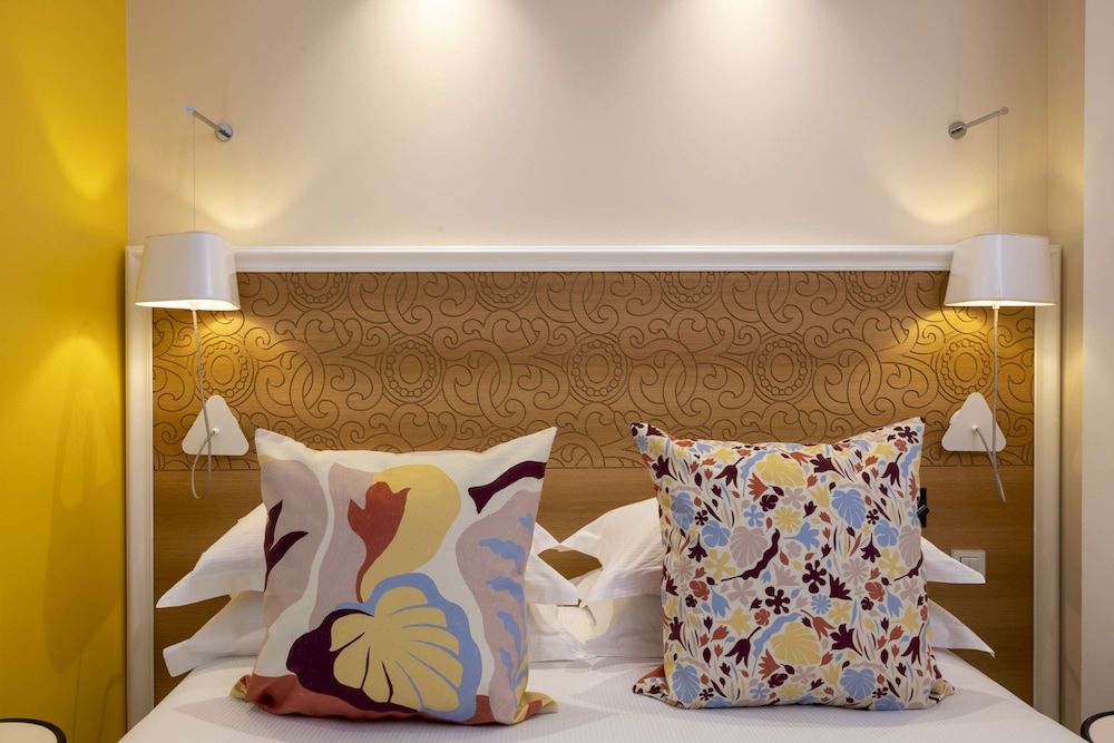 Hotel Elysees 8 Classic Room 6