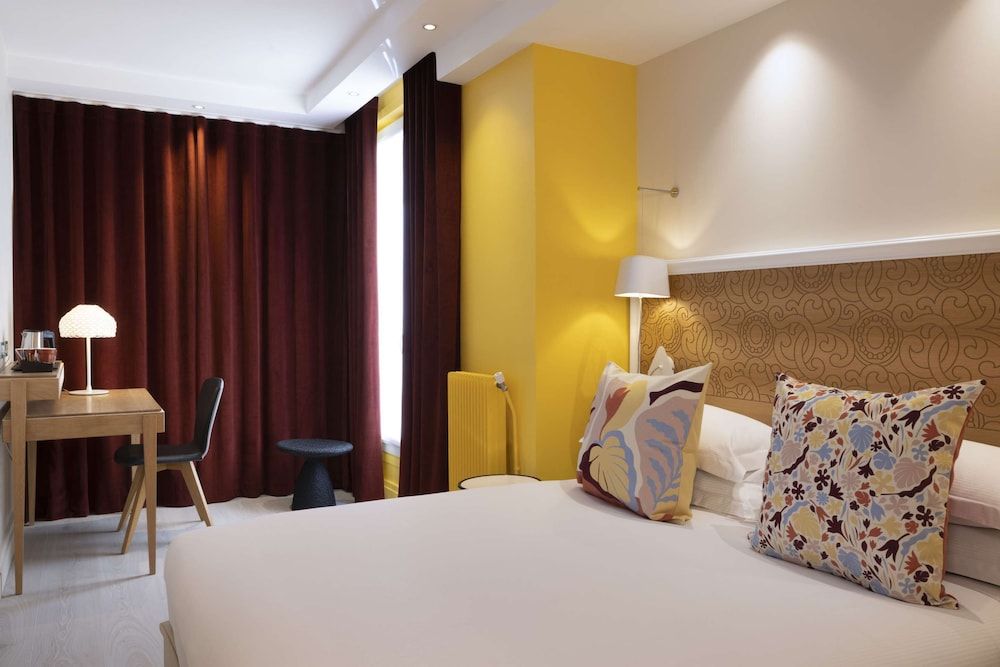 Hotel Elysees 8 Classic Room 5