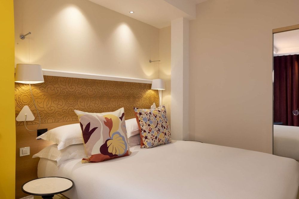 Hotel Elysees 8 Classic Room 7