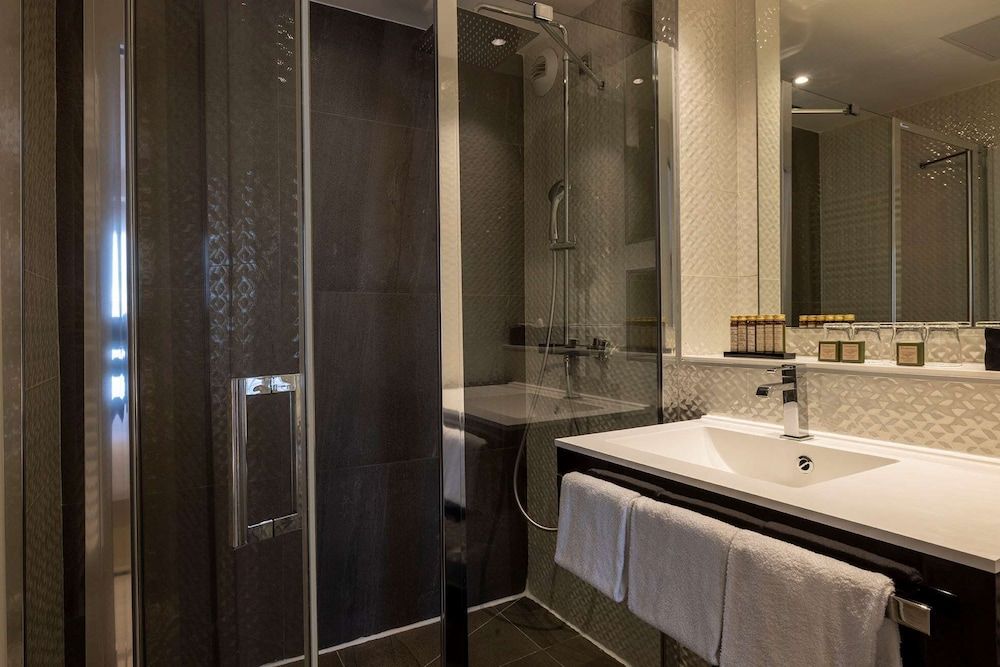 undefined Hotel Elysees 8 10