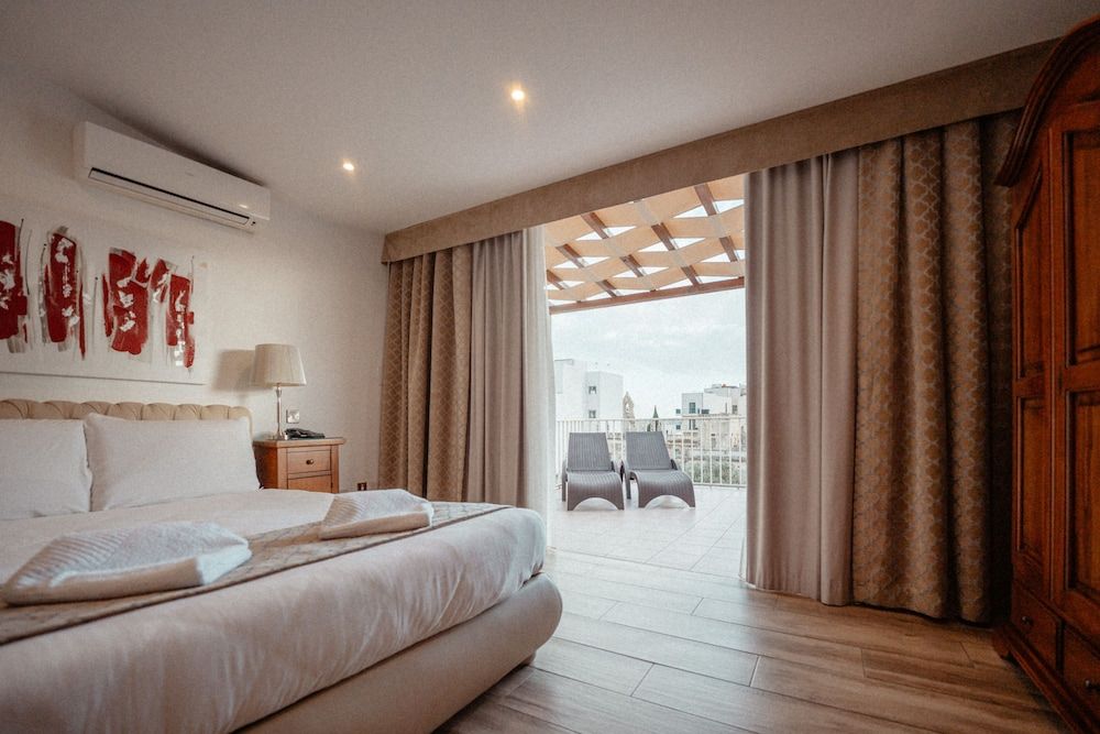 Palazzo Violetta Deluxe Suite, Terrace 13