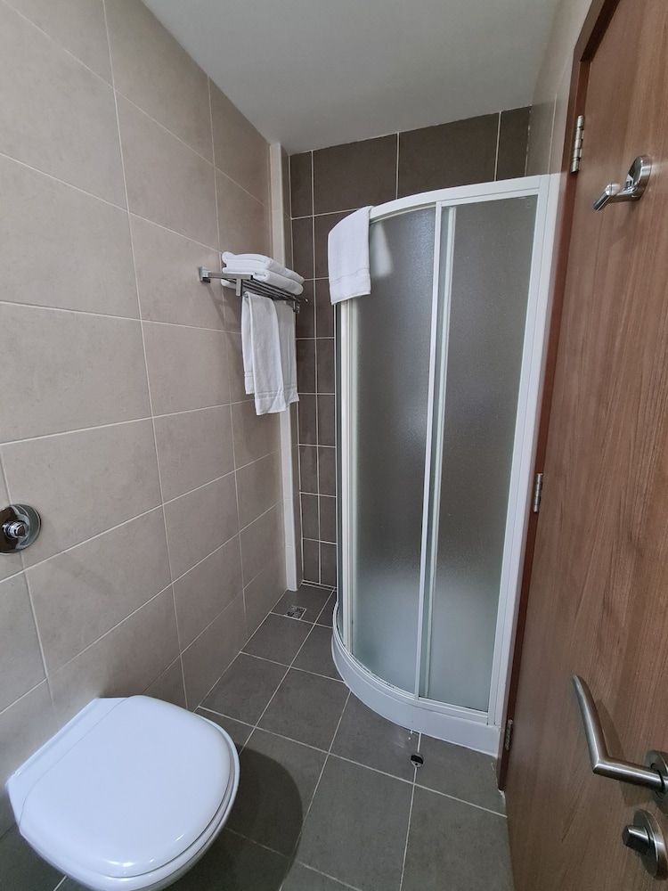 Water's Edge Standard Double or Twin Room 6