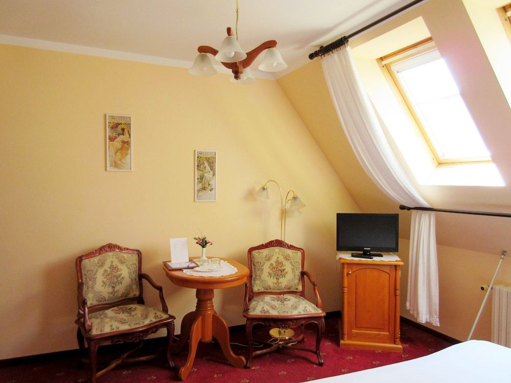 Opera Hotel Standard Double or Twin Room 4