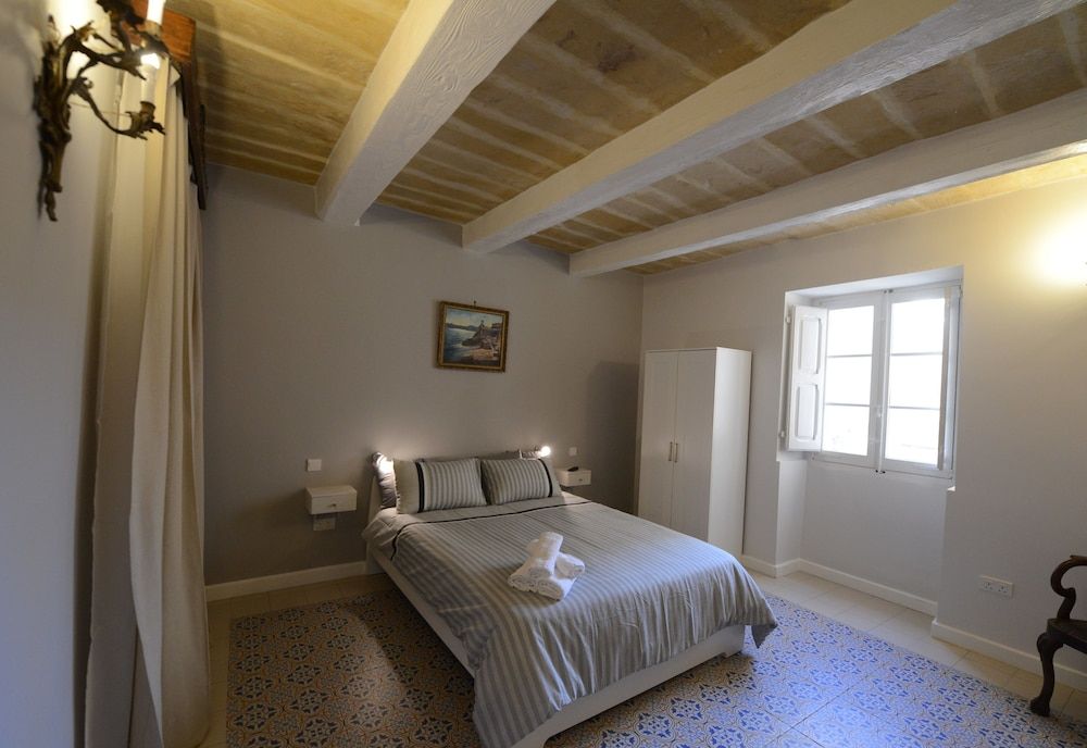 Paulos Valletta Superior Double Room 2