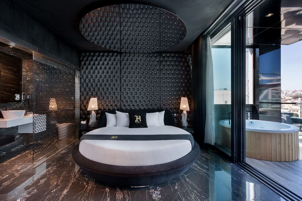 Signature Suite, Sauna, Partial Sea View