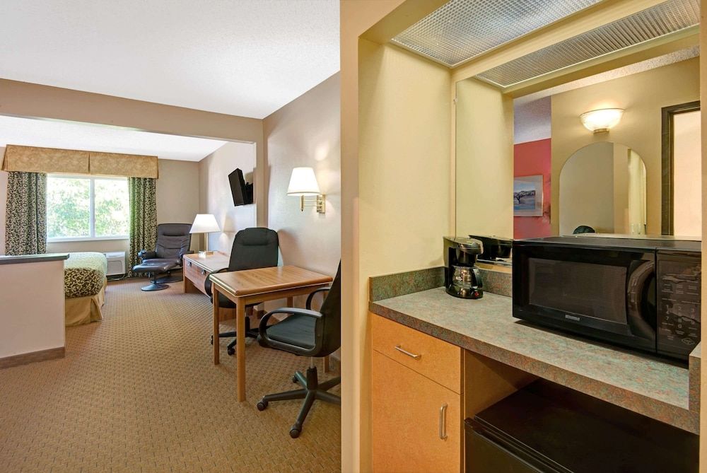 Studio Suite, 1 King Bed, Non Smoking