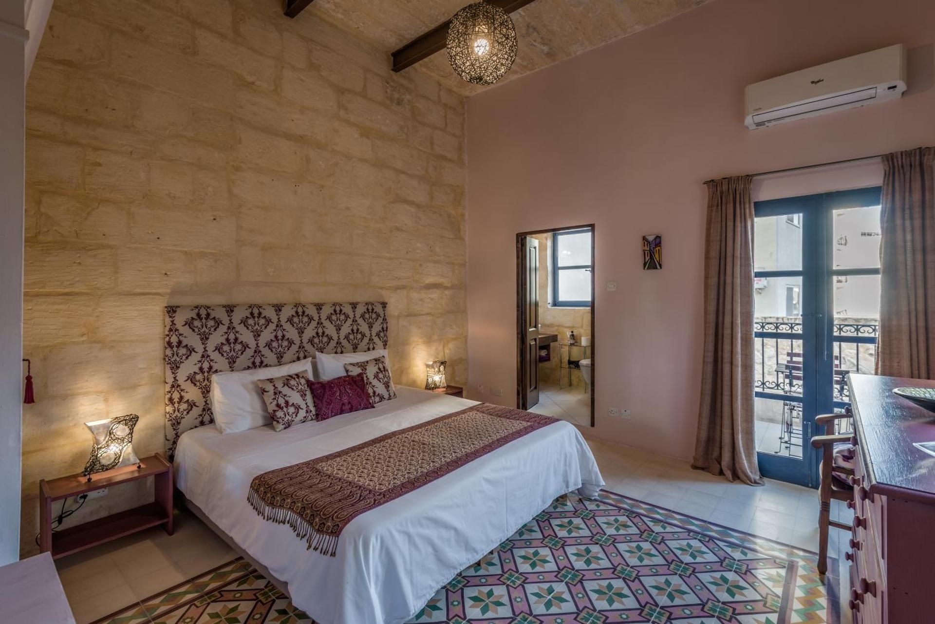 Queen Room with Balcony