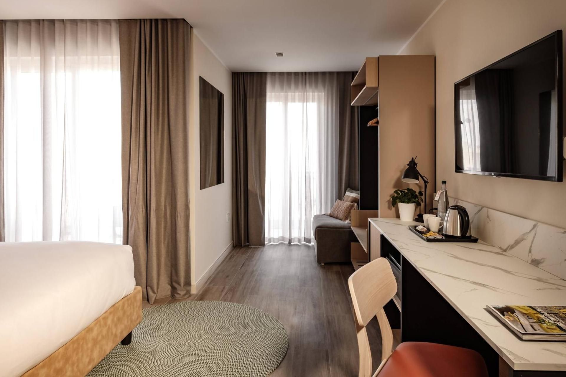 Strand Suites By Neu Collective Deluxe Double or Twin Room 2