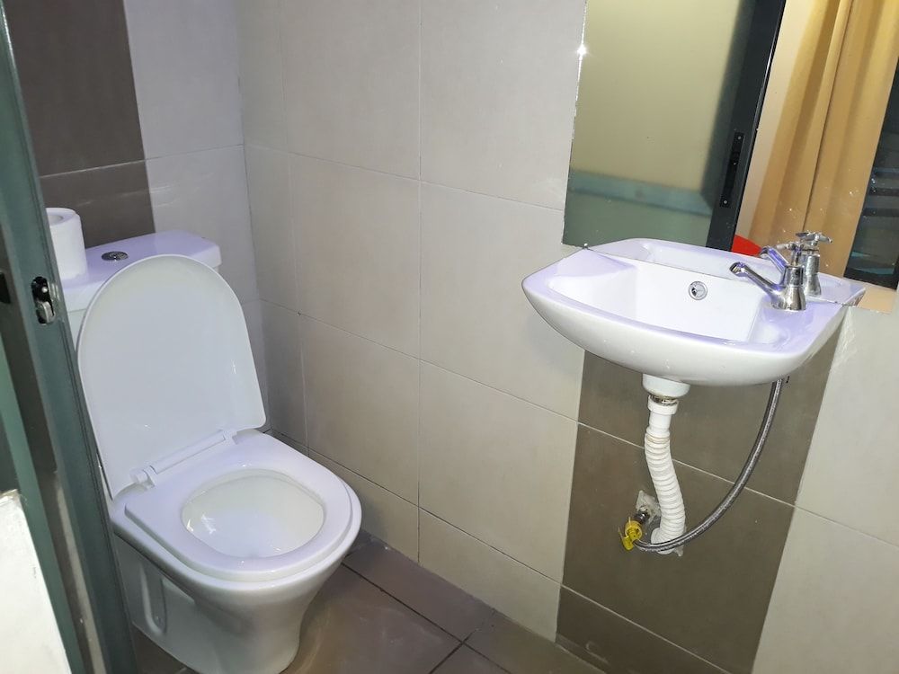 Residence Les Bambous Basic Double Room Single Use, 1 Double Bed, Garden View 2